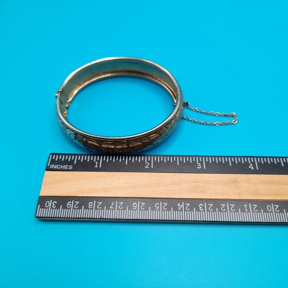 Vintage Signed Marino Gold Tone Etched Hinged Bangle Bracelet, 1950s - Picture 7 of 11